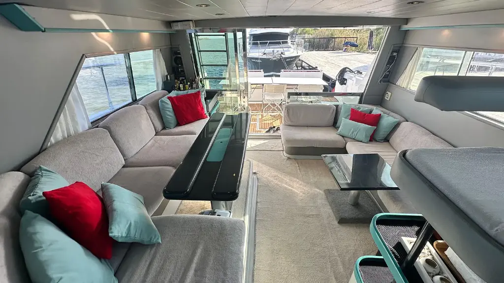 Kundu-Ultra Lux-17Mt-15Cap-Ferretti-AYR21