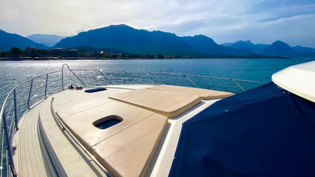 Kemer-Lux-15Mt-10Cap-Azimut46-AYR38 sahret