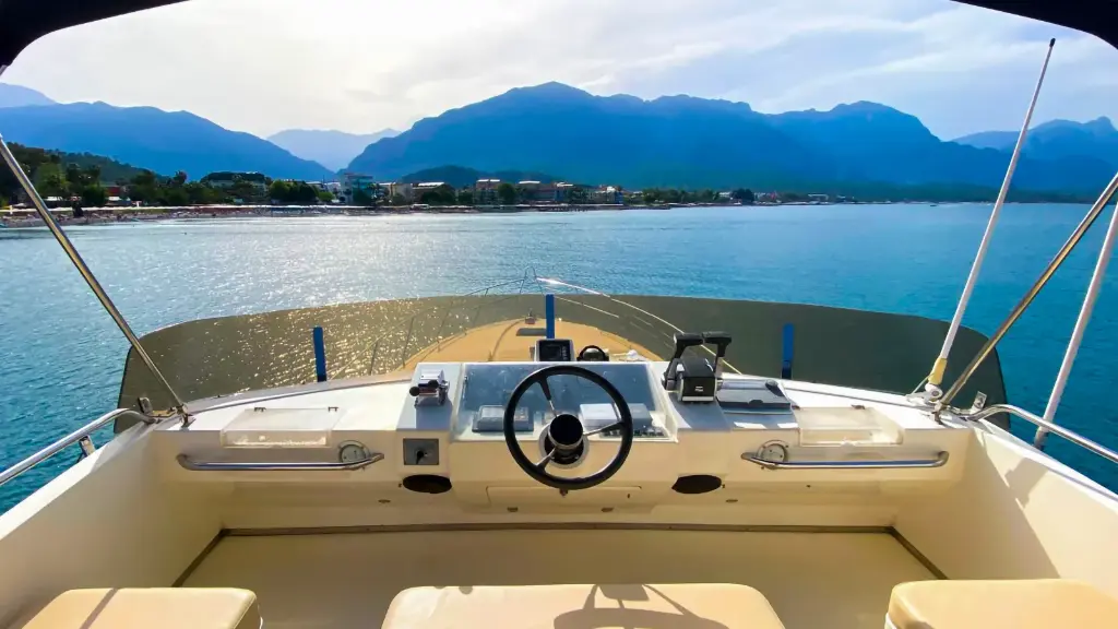 Kemer-Lux-15Mt-10Cap-Azimut46-AYR38 sahret