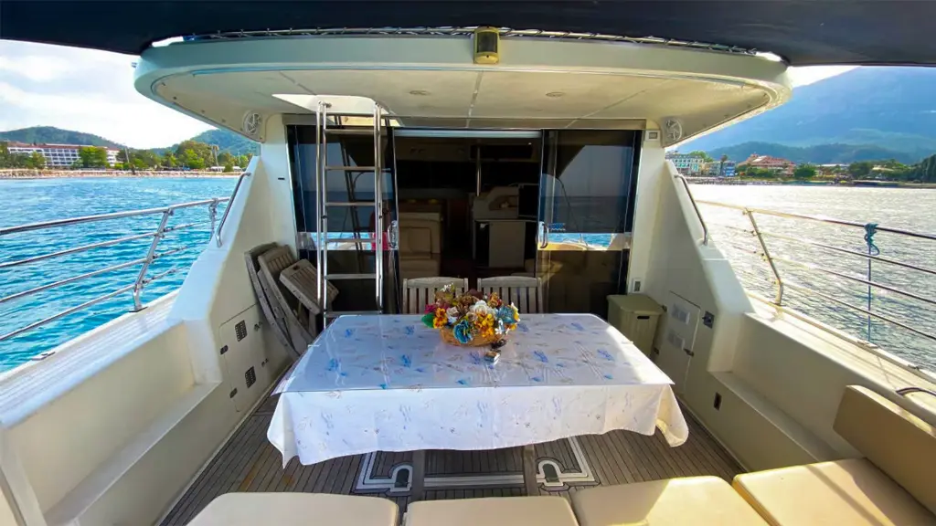 Kemer-Lux-15Mt-10Cap-Azimut46-AYR38 sahret