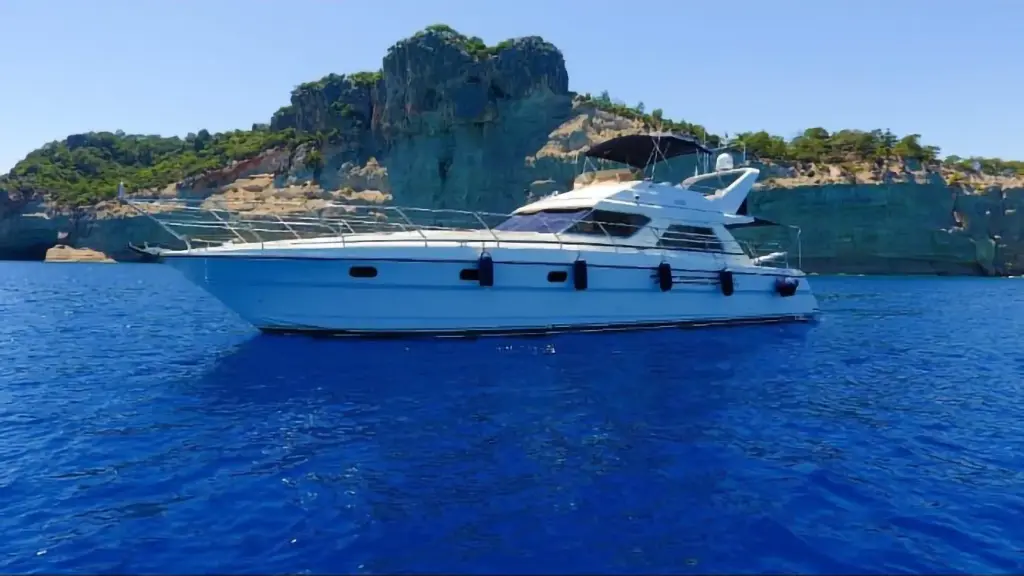 Kemer-Lux-15Mt-10Cap-Azimut46-AYR38 sahret