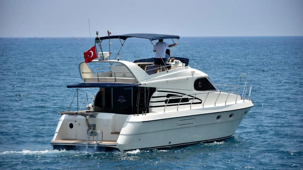 Antalya Lux 12 Guests - 16 MT - Fairline Squadron - AYR011