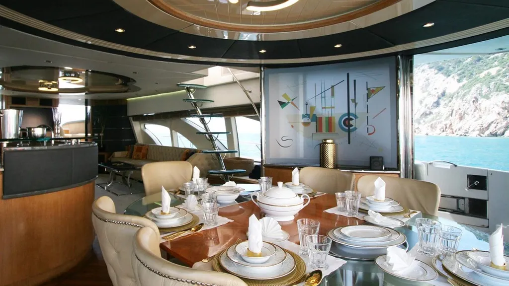 Antalya Ultra Lux 12 Guests - 30 MT - AZIMUT 98 LEONARDO - AYR015